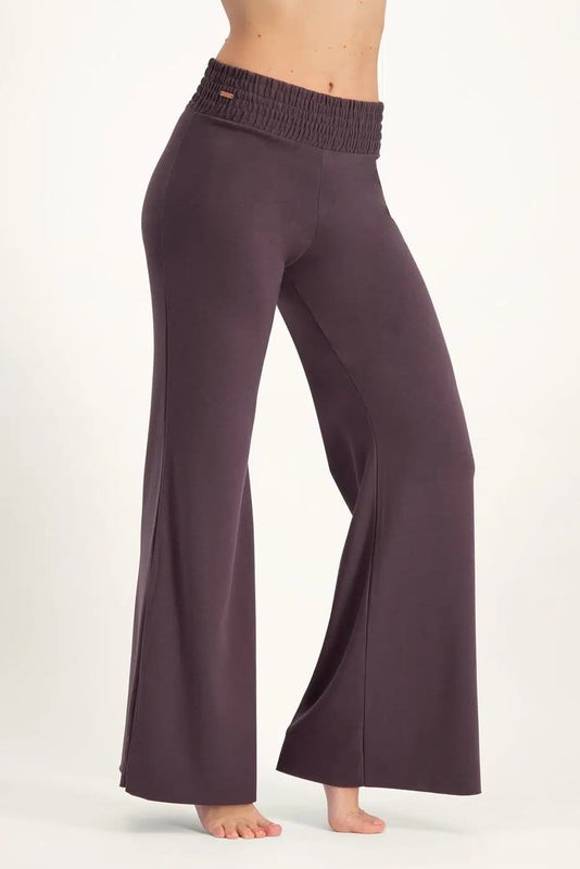 Urban Goddess Flow Wide Yoga Pants -joogahousut (Berry)
